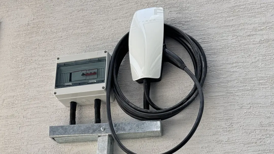 Tesla Charger